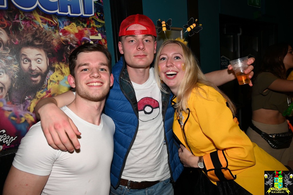 ../Images/Pyamaparty 131.jpg